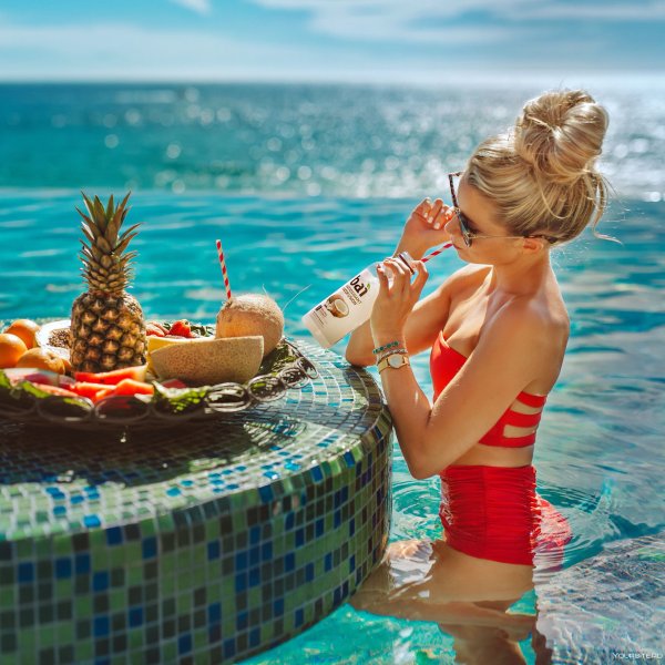 Лето пляж девушки