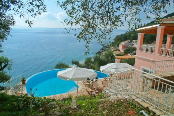 Вилла в Греции у моря