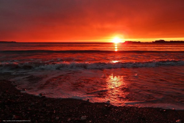 Очень красивый закат на море