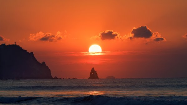 Красный закат над морем