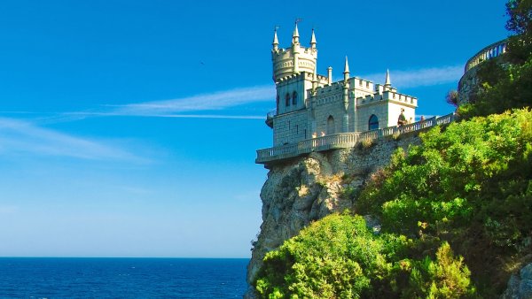 Ласточкино гнездо в Крыму с моря