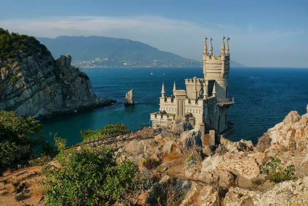 Ласточкино гнездо с моря