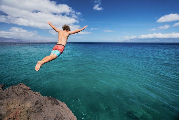 Прыжок в море