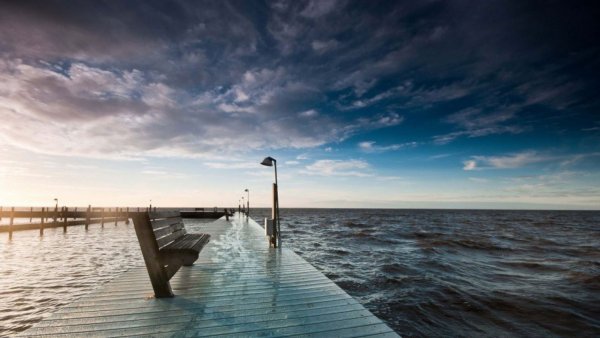 Море причал