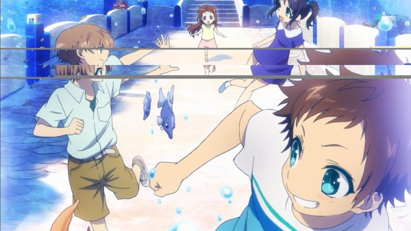 Девушка в волнах моря