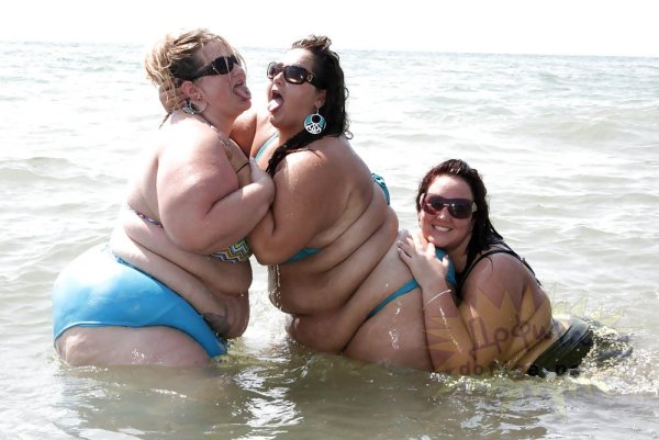Толстые девушки в купальнике (79 фото)