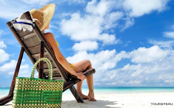 Шезлонг на пляже