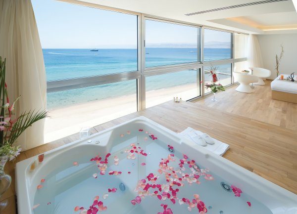 Ванна с видом на океан
