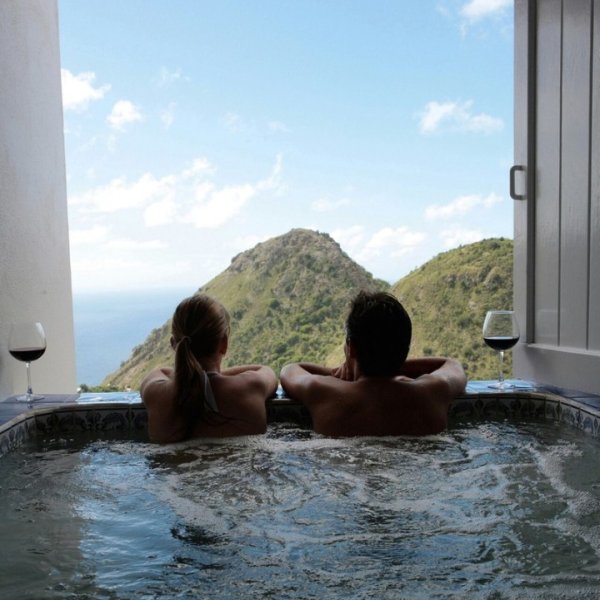 Джакузи с видом на горы