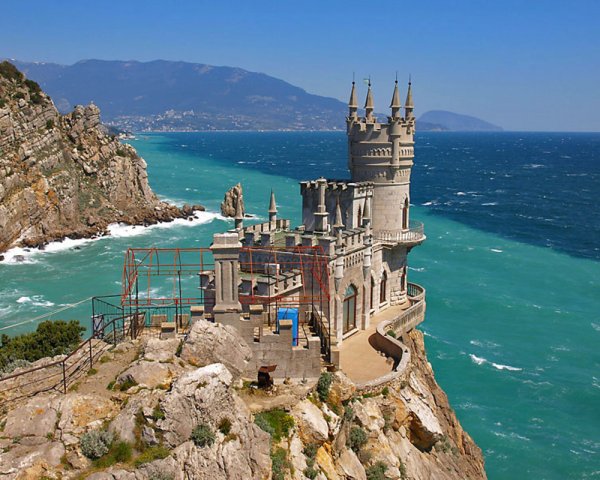 Крымский полуостров Ласточкино гнездо