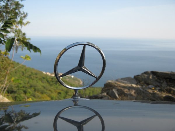 Мерседес у моря