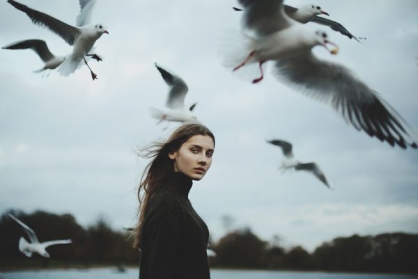 Девушка птица