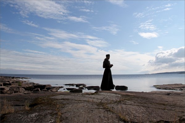 Монах Валаамский монастырь в горах