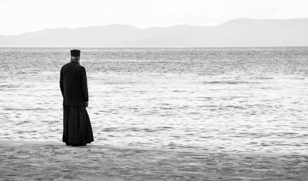 Монах у моря