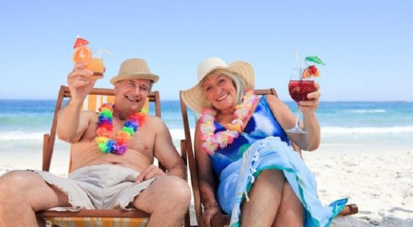 Счастливые пожилые пары