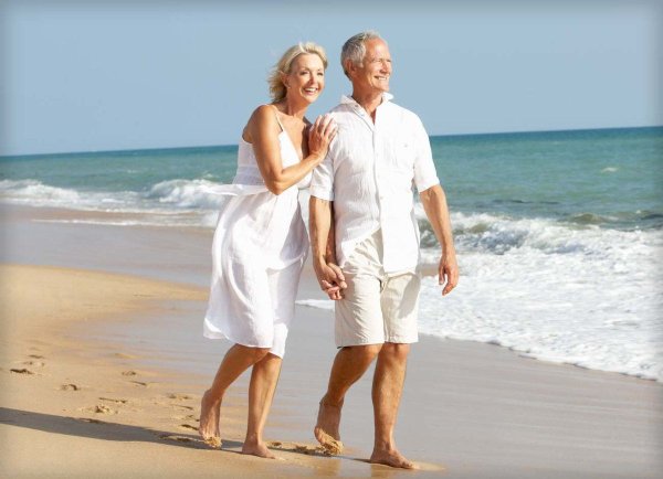 Пенсионеры на море