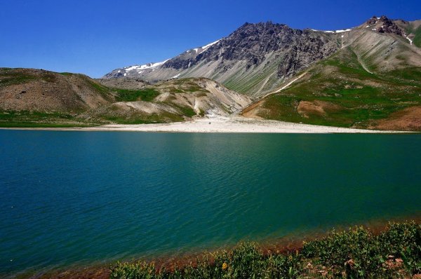 Озеро Чарвак в Узбекистане