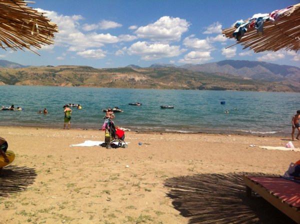 Чарвак пирамиды пляж