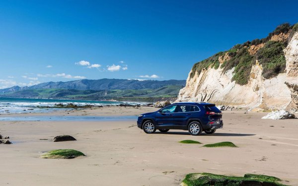 Внедорожник на море