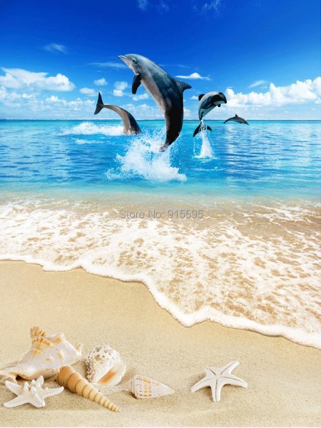 Дельфины на пляже