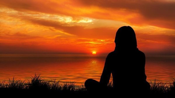 Девушка на закате