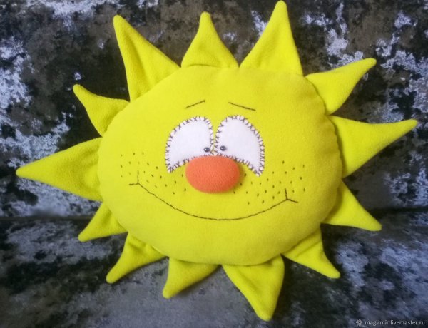 Подушка солнышко