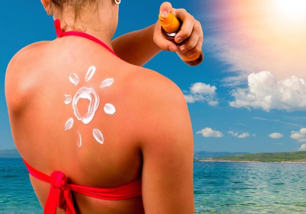 Загорать на пляже