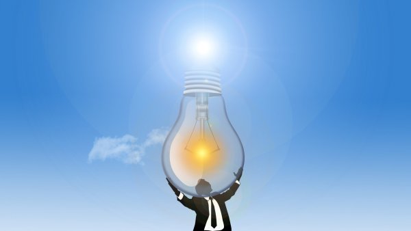 Лампочка и солнце