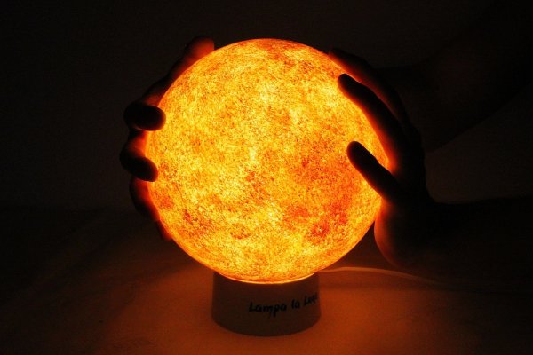 Человек с лампочкой