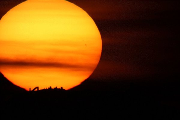 Солнце уходит за Горизонт