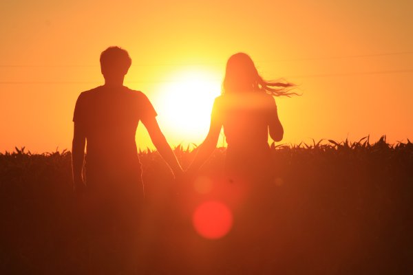 Влюбленные на природе