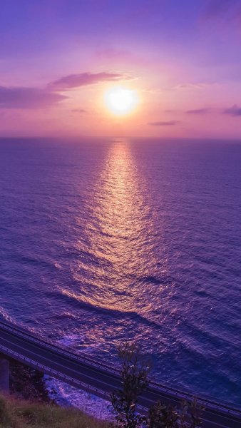 Фиолетовое солнце