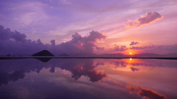 Фиолетовое солнце