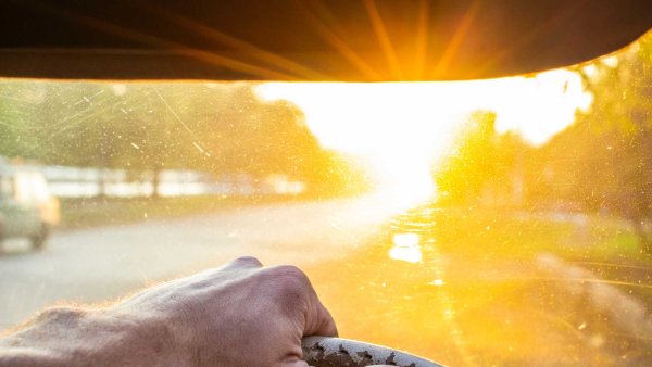 Ослепление солнцем водителя