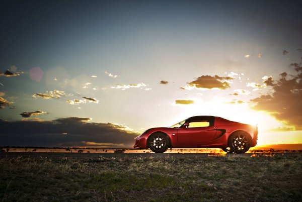 Машина на закате