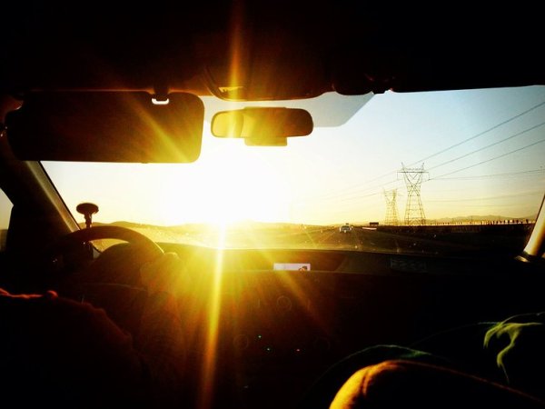 Ослепление солнцем водителя