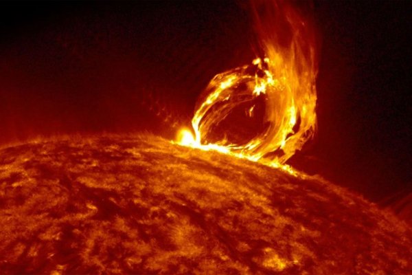 Протуберанец плазма