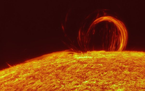 Солнечный протуберанец