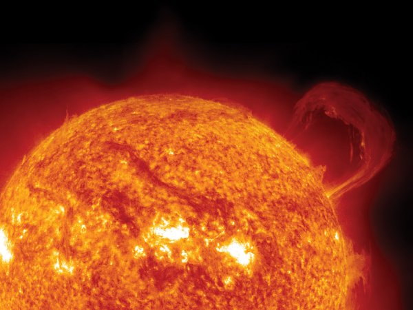 Протуберанцы на солнце