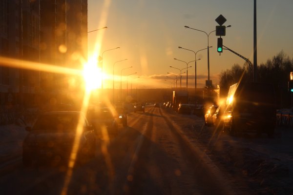 Человек на закате солнца