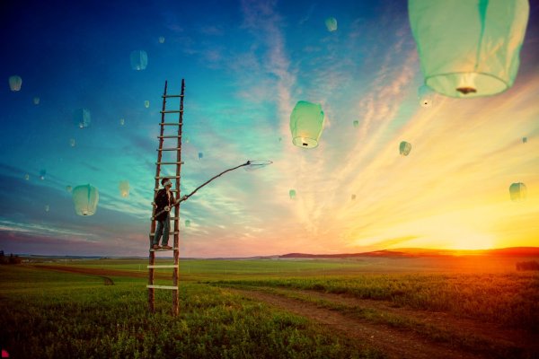 Сюрреалистичное небо