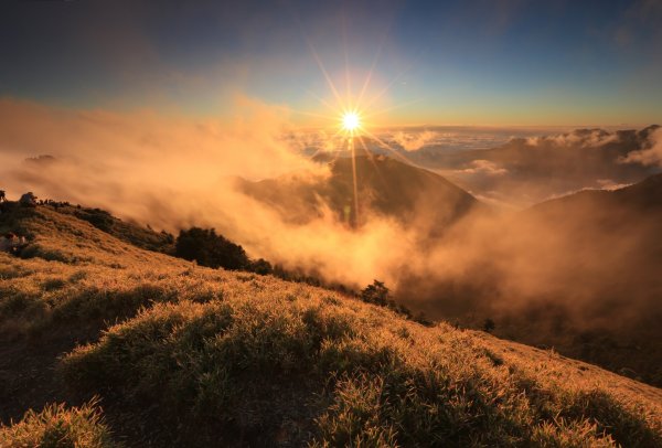 Горы солнце