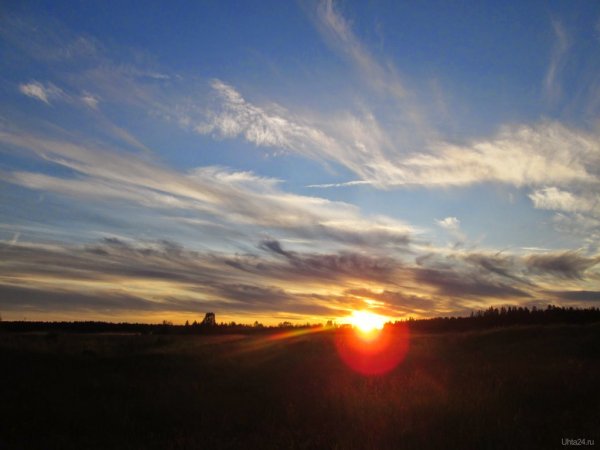 Солнце прячется за Горизонт