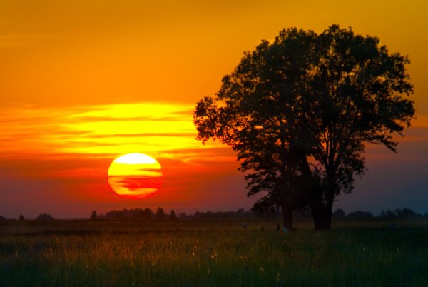 Солнце садится за Горизонт