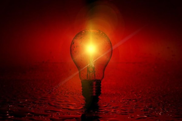 Лампочка и солнце