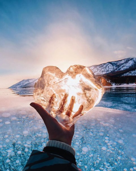 Айсберг на закате