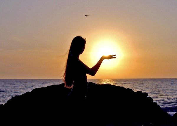 Солнечная девушка