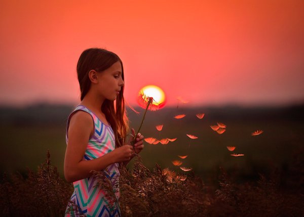 Силуэт на фоне моря