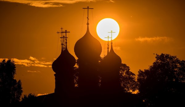 Солнечные лучи в храме