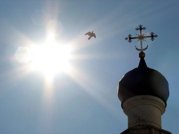 Православный храм на рассвете